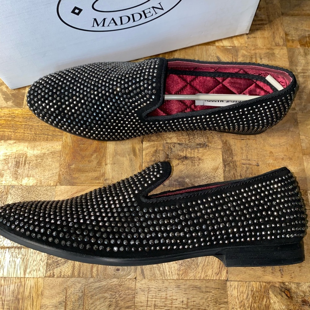 GENTLY USED Steve Madden Caviarr Rhinestone Loafer
